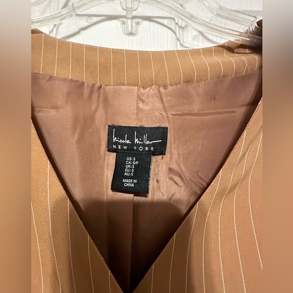 Nicole Miller tan pinstripe vest size small - Picture 2 of 5